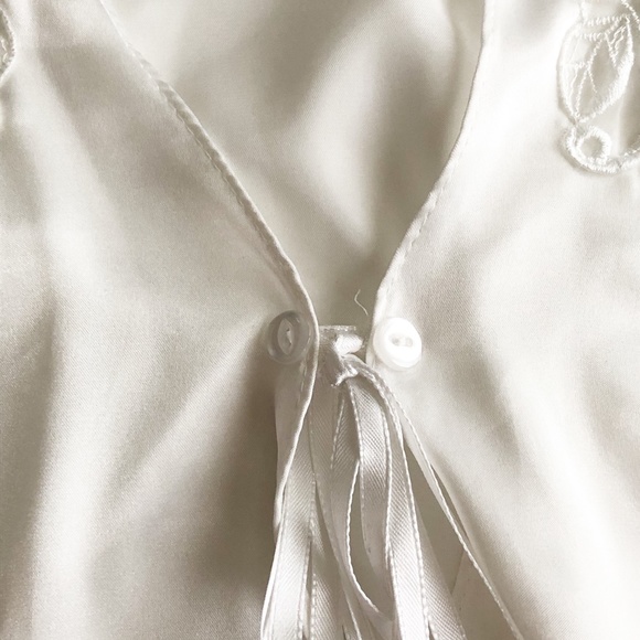 Go Softly Short Kimono Sleeve Robe Open Front Satin Silky White Embroidered Sz L - Picture 4 of 9